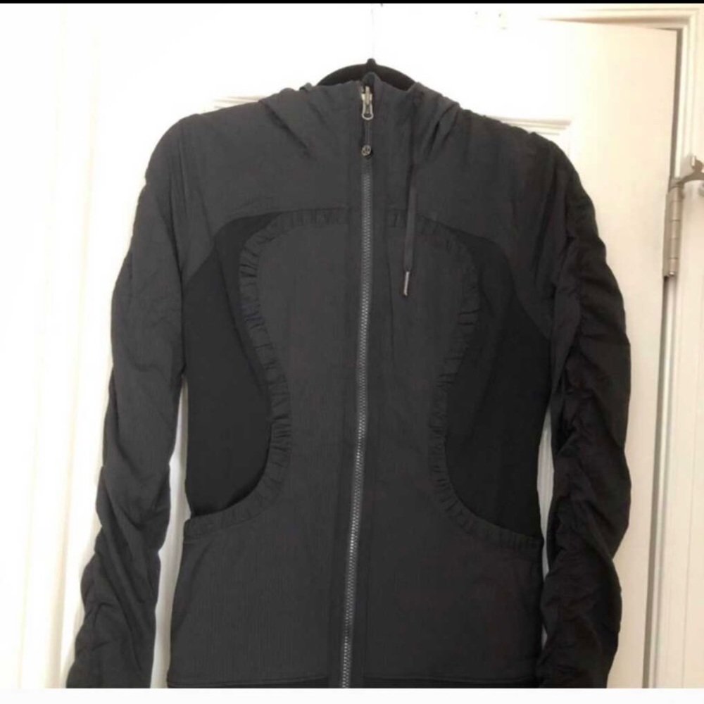 Lululemon black jacket